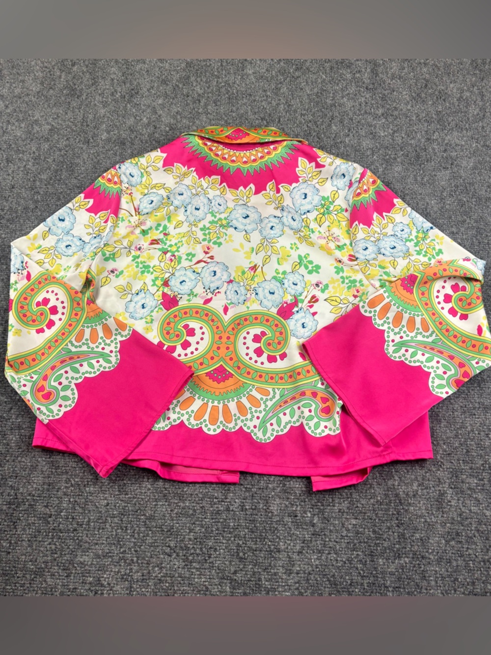 MAISON D’ AMELIE Women’s Crop Blouse Pink Paisley Button Up Top size: Small - Picture 2 of 7